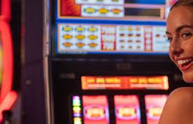 Koleksi permainan slot Mahjong Ways, Gates of Olympus, dan Aviator